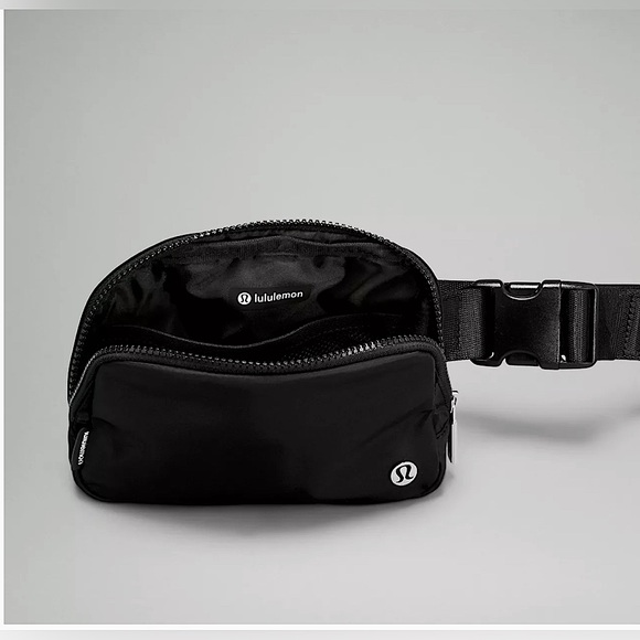 😍Lululemon Everywhere Belt Bag 1L water repellent NWT - Picture 5 of 6